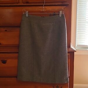 Banana Republic Gray Herringbone Pencil Skirt Size 2